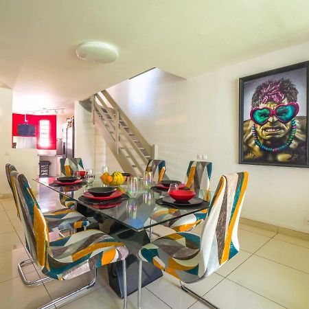 Triplex Yasuke: Vivez L'Experience Pop Art Et Geek En Plein Coeur De Petit-Bourg Villa Bagian luar foto