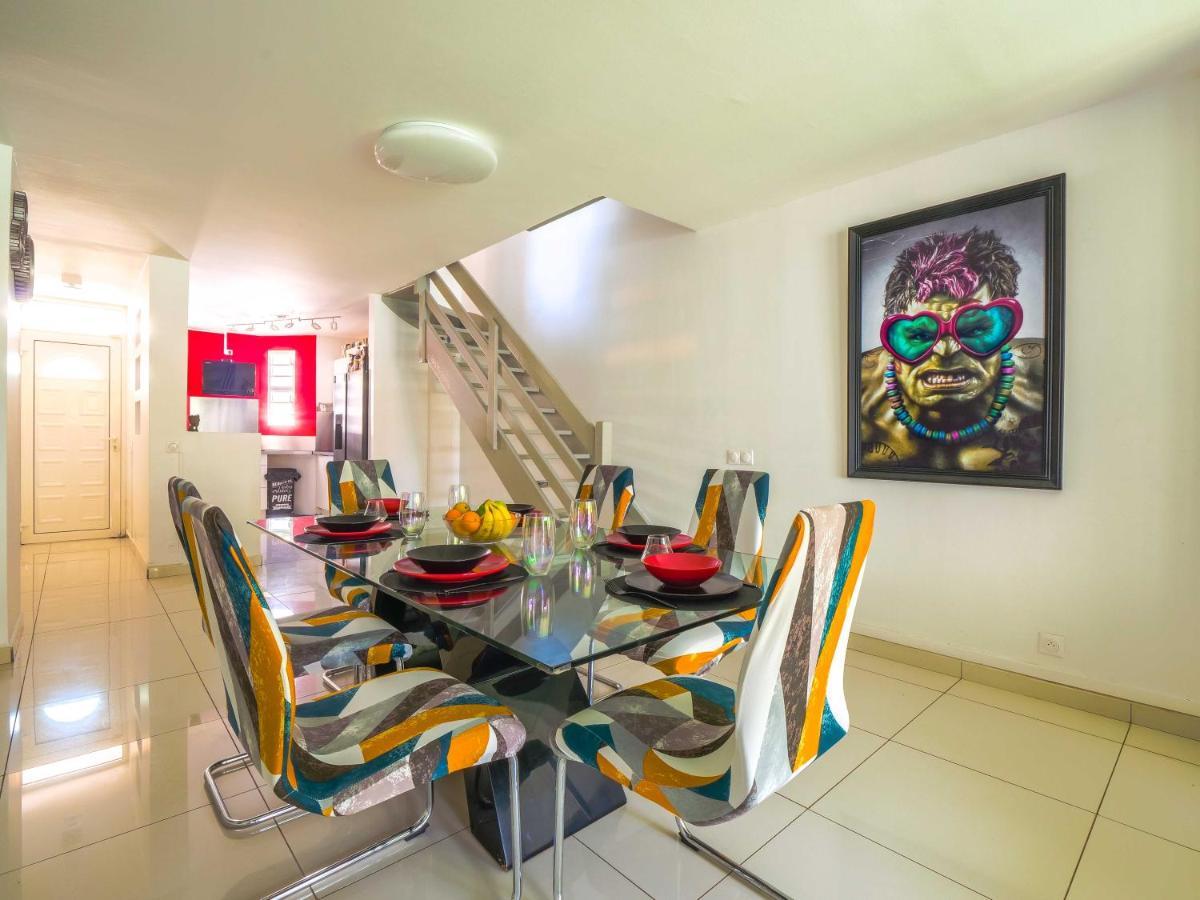 Triplex Yasuke: Vivez L'Experience Pop Art Et Geek En Plein Coeur De Petit-Bourg Villa Bagian luar foto