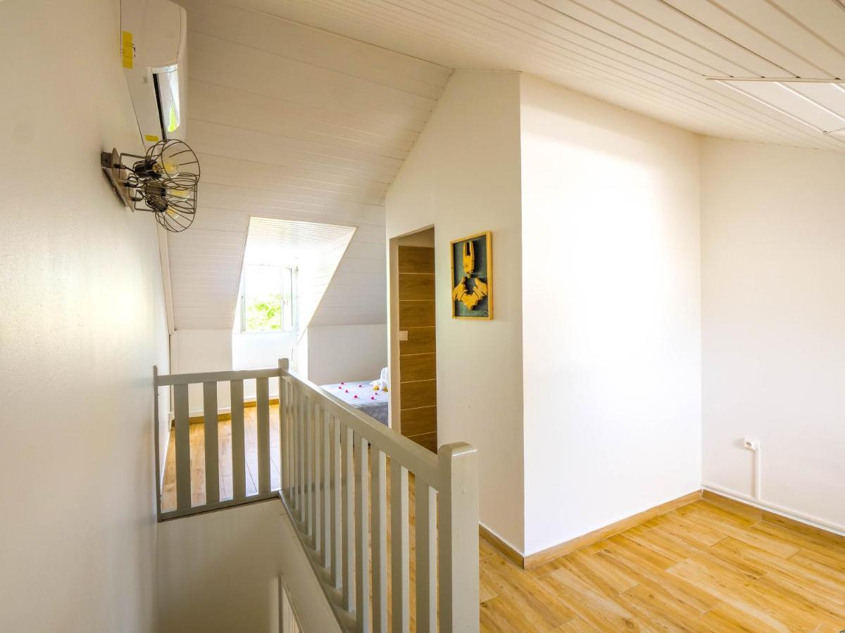 Triplex Yasuke: Vivez L'Experience Pop Art Et Geek En Plein Coeur De Petit-Bourg Villa Bagian luar foto